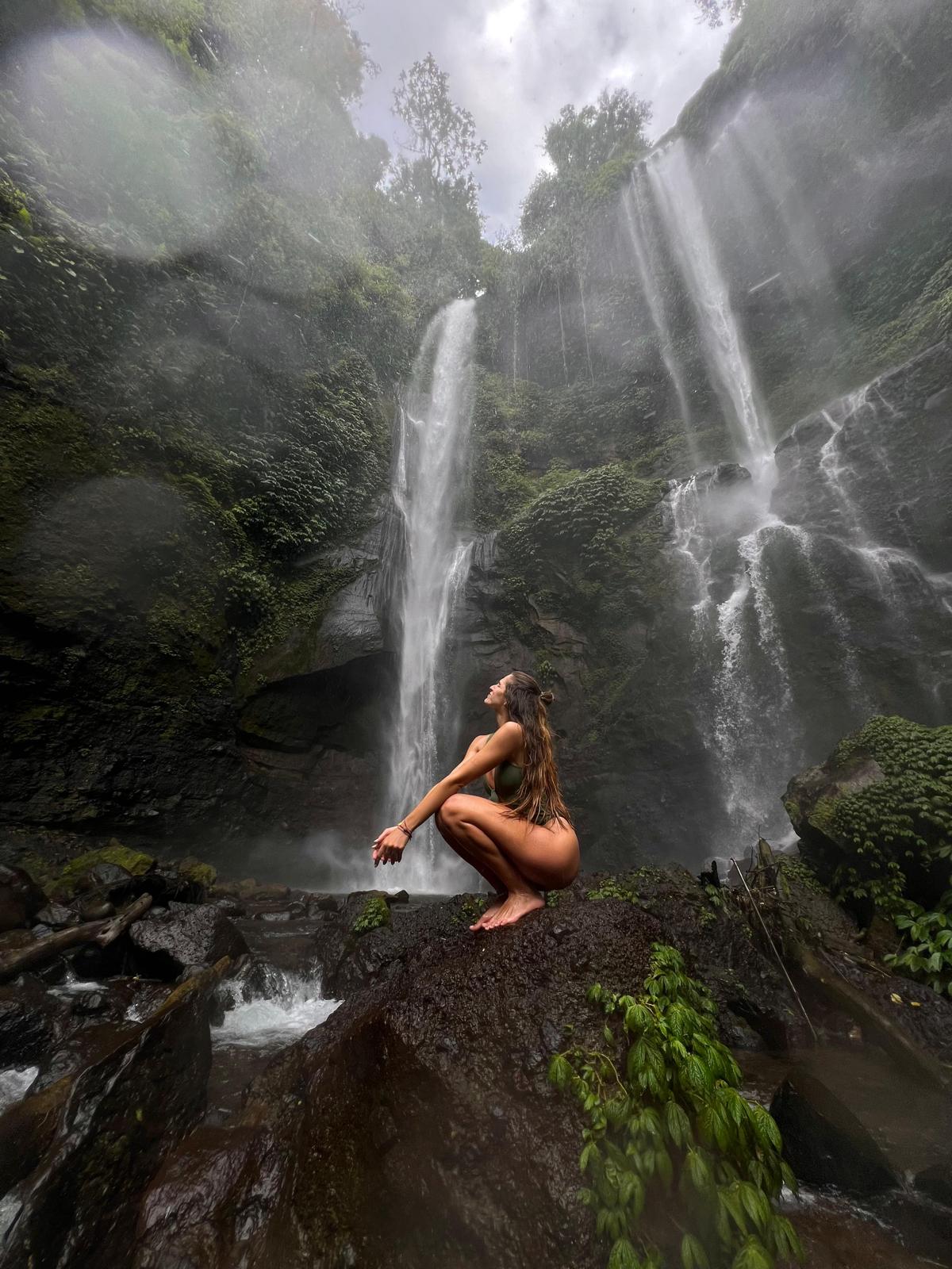 DOLPHINS+WATERFALLS+TEMPLE experience