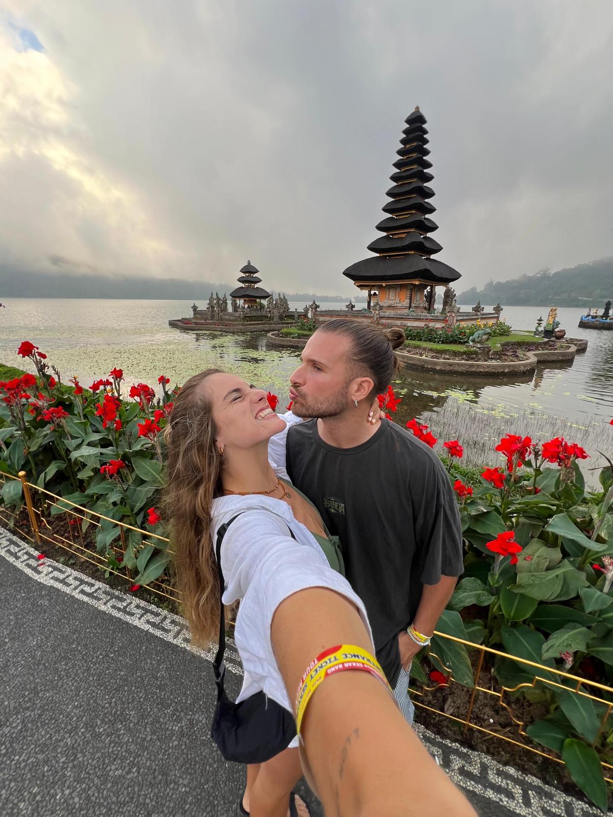 DOLPHINS+WATERFALLS+TEMPLE experience